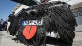 Der Smart-Hund hat eine Schnauze und eine hechelnde Zunge