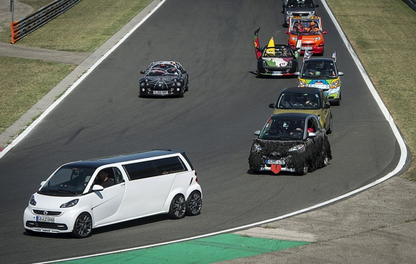 Der Smart-Korso dreht eine Runde auf dem Hungaroring