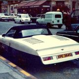 Unter der monströsen Heckklappe verbarg sich der V8-Motor und zwei Ersatzreifen