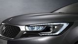 Das Fernlicht übernehmen Xenon-Scheinwerfer
