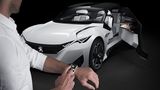 Der Peugeot Fractal interagiert mit einer Smart-Watch