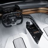 Das Cockpit erinnert an ein Tonstudie