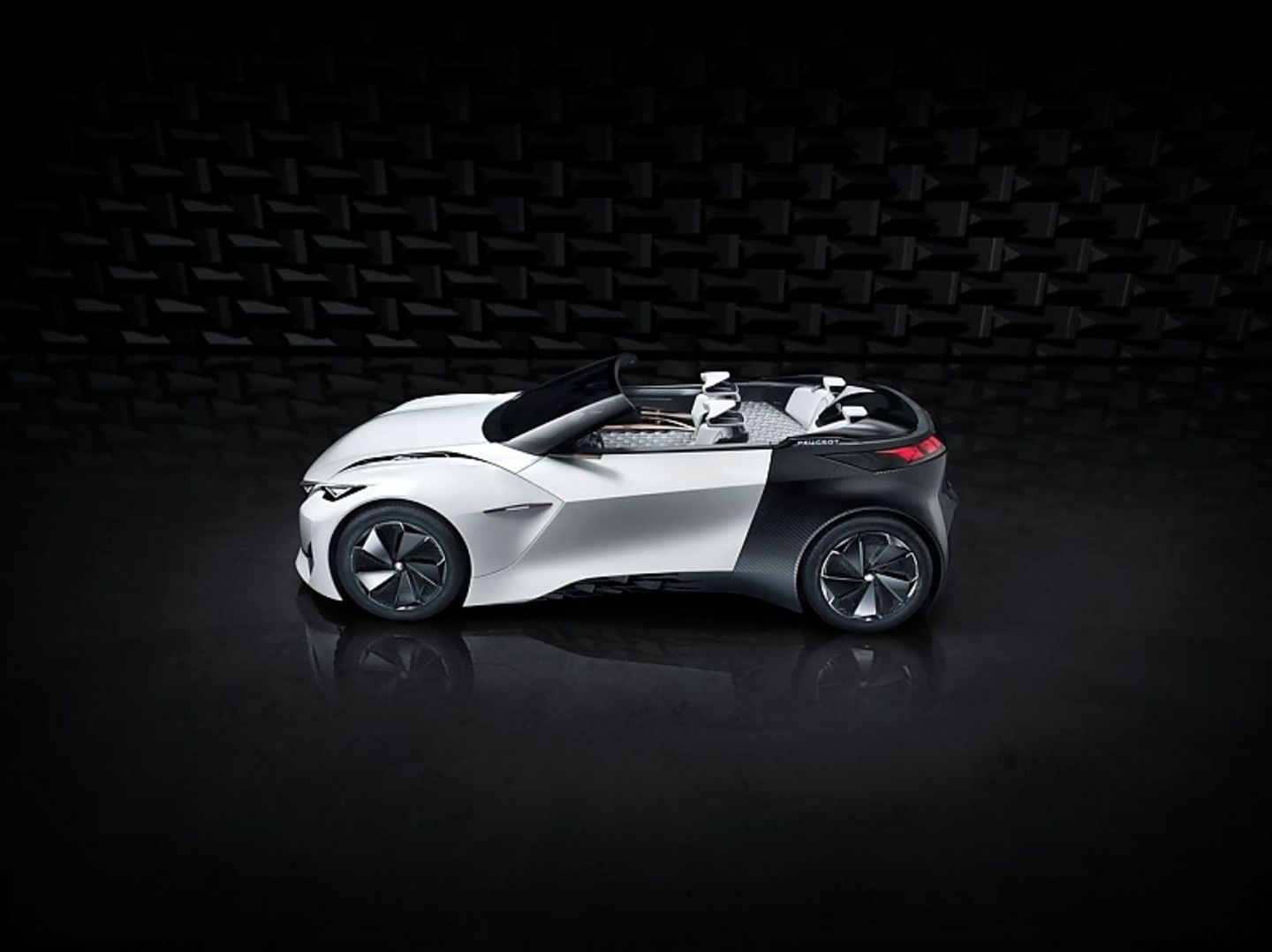 Der Peugeot Fractal hat Allradantrieb