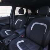 Die Sitze bieten wenig Seitenhalt