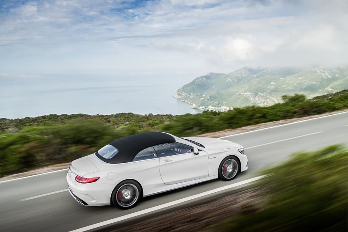 Mercedes S Klasse Cabrio 2016 - das Stoffdach öffnet und schließt innerhalb von 20 Sekunden bis Tempo 60
