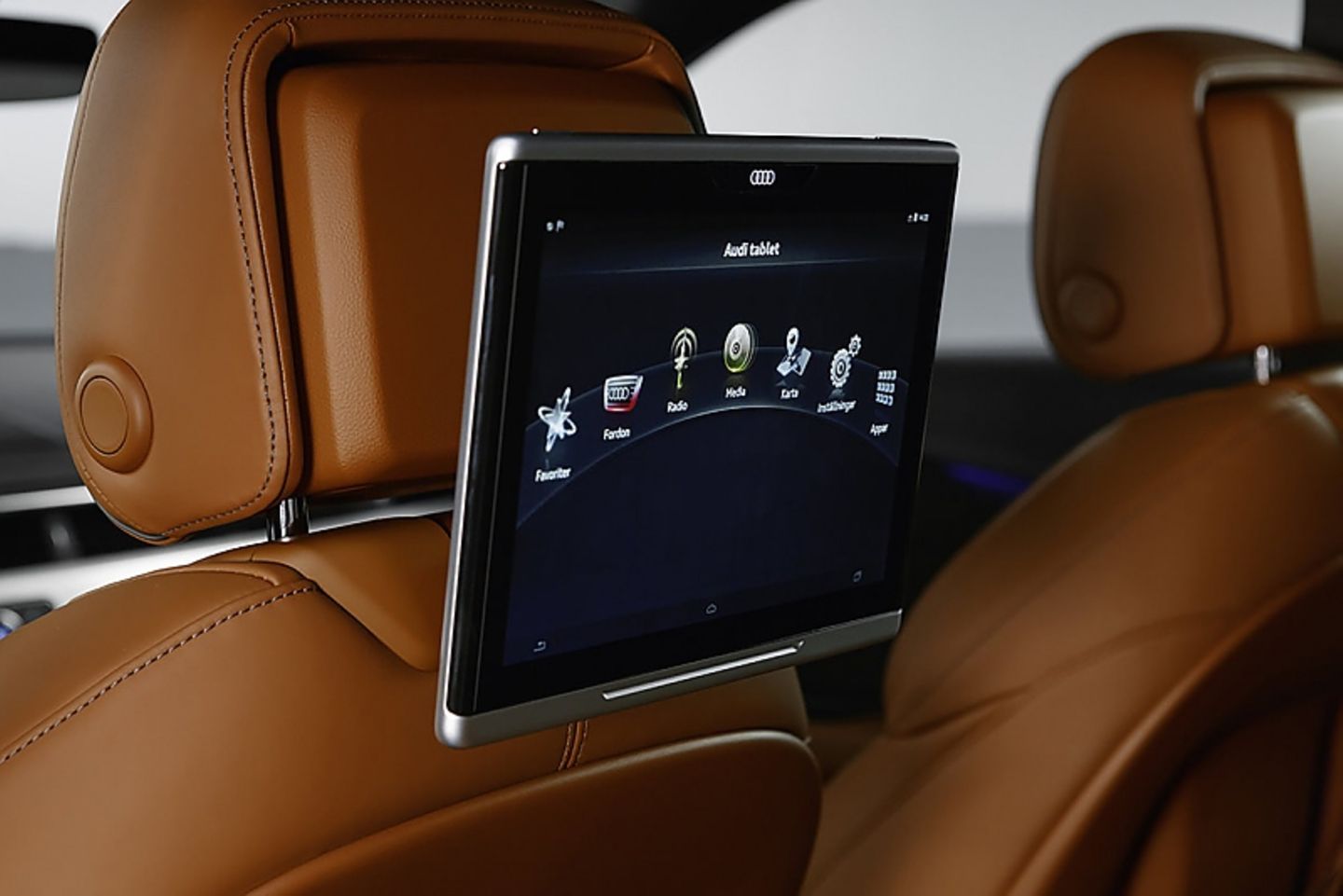 Audi A4 3.0 TDI - hinten gibt es optional Tablets