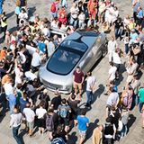 Das Mercedes-Konzeptauto F015 wurde auf ars electronica 2015 umlagert