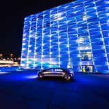 Das Hauptgebäude ist illuminiert