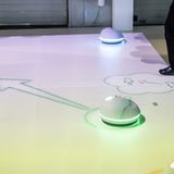 Die Roboter signalisieren den Weg