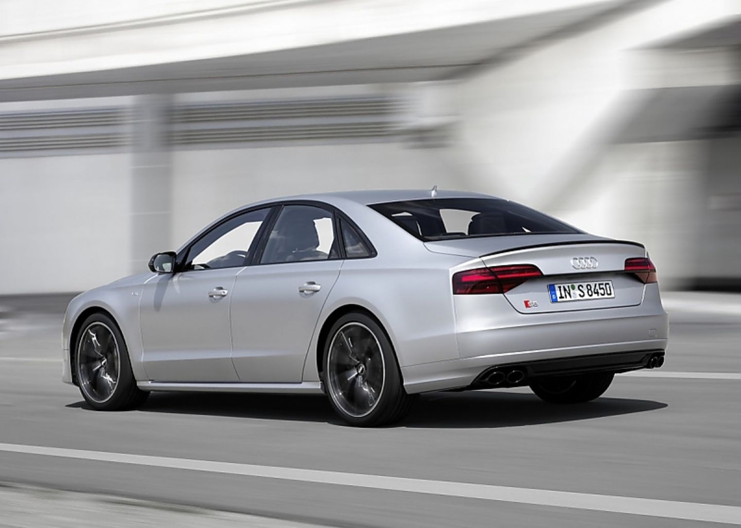 Audi S8 plus - mit 605 PS