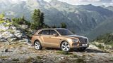 Bentley Bentayga über Stock und Stein