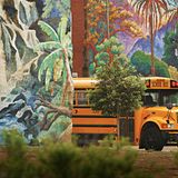 In Philadelphia hat Frischmuth eine Tropische Landschaft mit Wasserfall fotografiert.