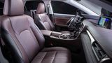 Lexus RX 450h mit bequemen Sitzen vorn