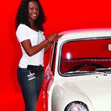 Zu einer Automesse gehören seit Jahren hübsche Damen.