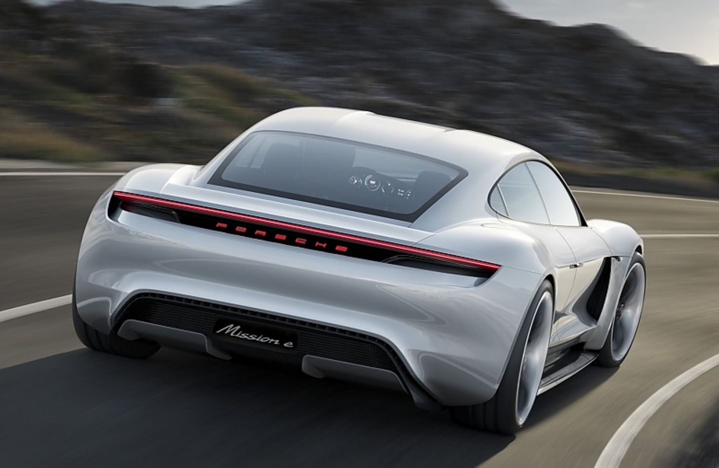 Porsche Misson E - 441 kW / 600 PS