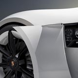 Porsche Misson E - vorne mit 800 Volt Ladung