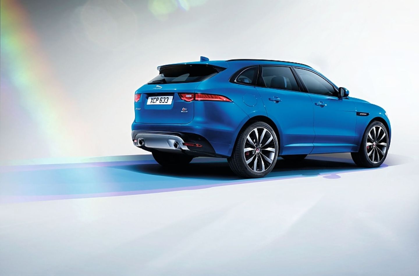 Der Jaguar F-Pace fährt auf bis zu 22 Zoll großen Rädern.