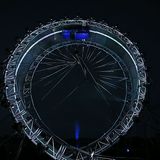 Zur Weltpremiere fuhr der Jaguar F-Pace mit Terry Grant am Steuer durch einen 19 Meter hohen Looping.