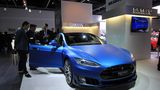 Matt blau foliert: der Brabus Tesla Model S.