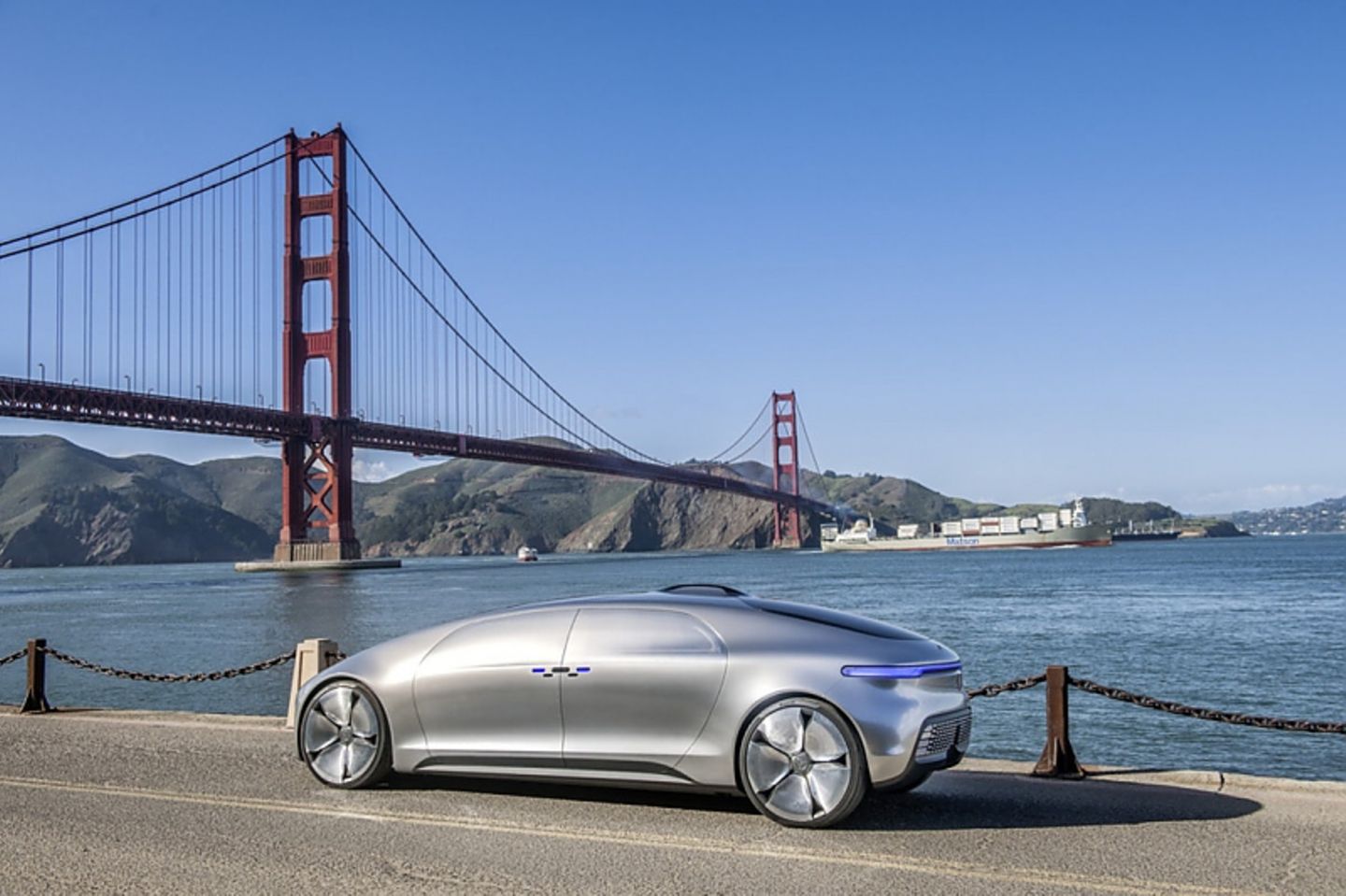 Der Mercedes F 015 Luxury in Motion sieht auch von außen futuristisch aus