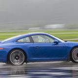Porsche 911 GTS Club Coupé - unterwegs im Regen
