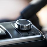 Die Infotainment-Schaltzentrale des Mercedes Benz G 350 d.