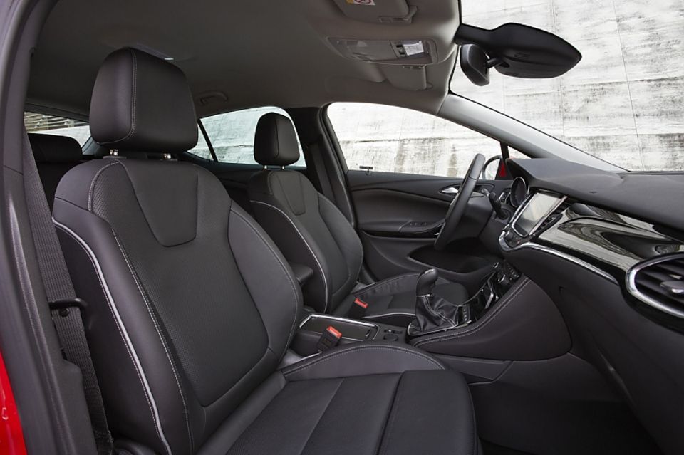 Opel Astra 1.4 Turbo - bequeme Frontsitze mit allem Komfort