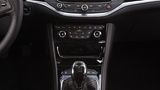 Das Cockpit des Opel Astra lässt einige Wünsche offen