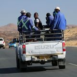 Ein typisches Straßenbild in Namibia.