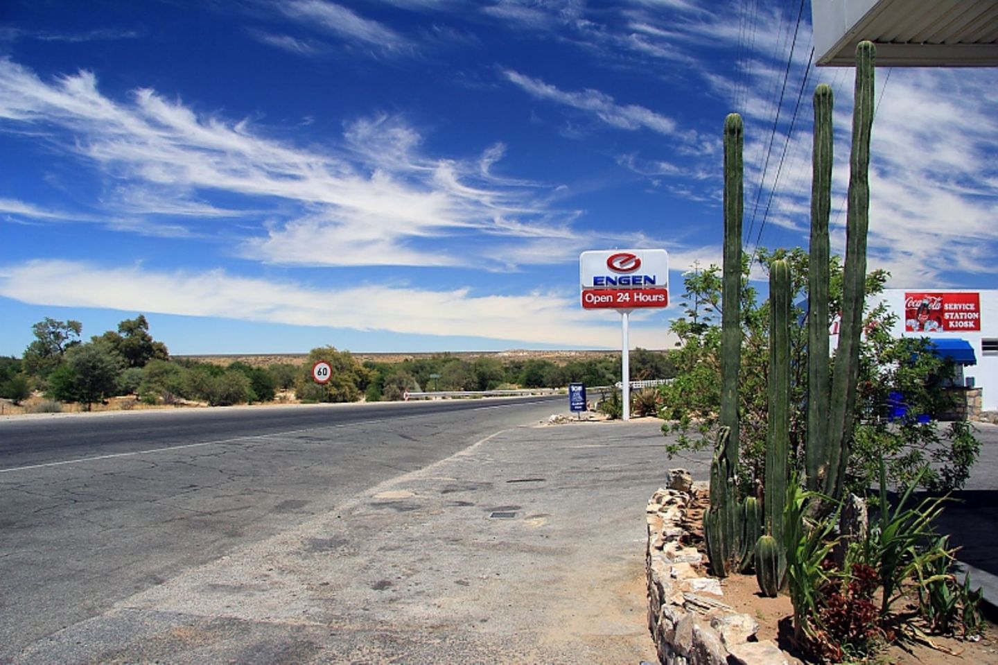 Eine Oase für Kilometerfresser: Tankstelle in Namibia.