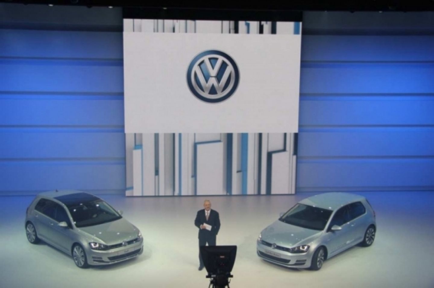 Konzern-Chef Martin Winterkorn und der neue Golf.