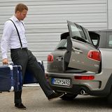 Nach einem Fuß-Kick öffnet sich die Hecktüre