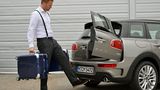 Nach einem Fuß-Kick öffnet sich die Hecktüre