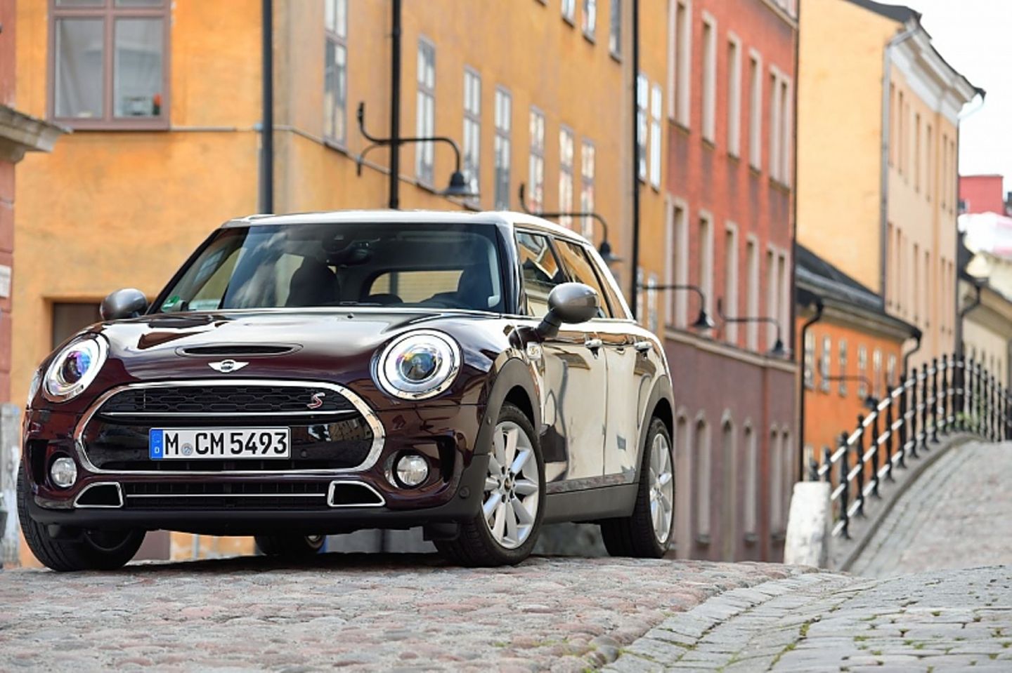 Auch Mini Clubman Cooper S 2015 hat das typische Mini-Gesicht