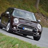 Dank der adaptiven Dämpfer liegt der Mini Clubman Cooper S gut auf der Straße