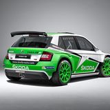 Die grün-weiße Kriegsbemalung verleiht dem Fabia R5 eine martialische Optik