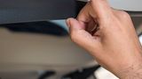 Die Heckklappe schließt und öffnet sich auf Knopfdruck