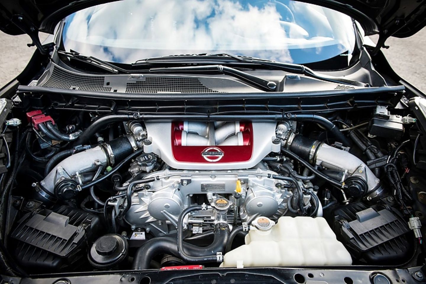 Das Triebwerk passt gerade noch in den Motorraum