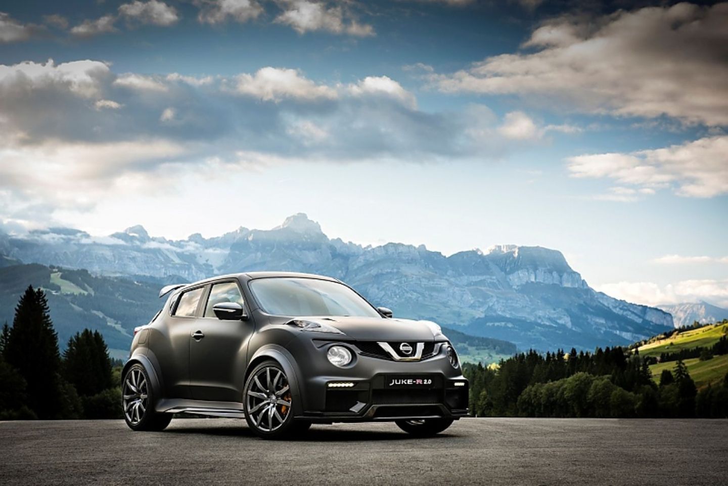Die Optik stammt vom Juke, der Antriebsstrang vom GT-R