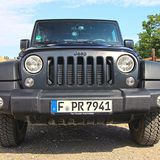 Brachial schaut er von außen aus.