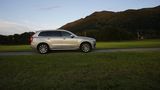 Der Volvo XC90 D5 erreicht eine Höchstgeschwindigkeit von 220 km/h