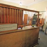 Ganze Zimmer sind noch erhalten.