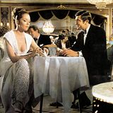 Platz 8    Unglaublich aber wahr: Diana Rigg darf sich als einziges Bond-Girl auf die Fahne schreiben, James Bond geehelicht zu haben. Als Teresa di Vicenzo heiratet sie in "Im Geheimdienst ihrer Majestät" den Geheimagenten. Dumm nur, dass sie anschließend ums Leben kommt.