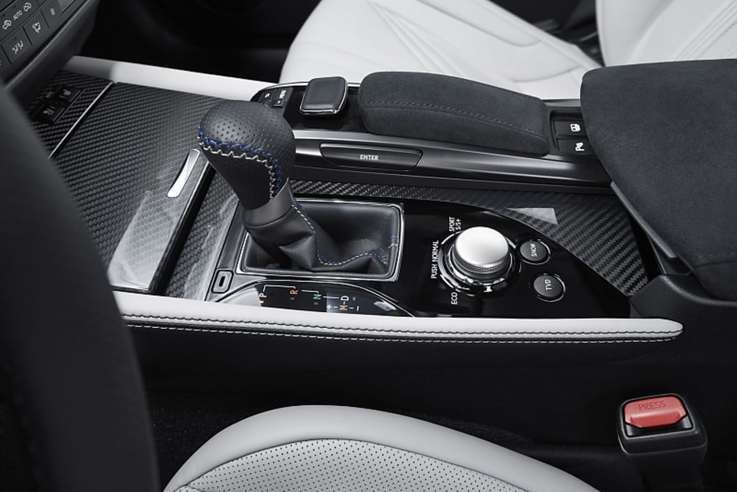 Die Schaltzentrale des Lexus GS F.