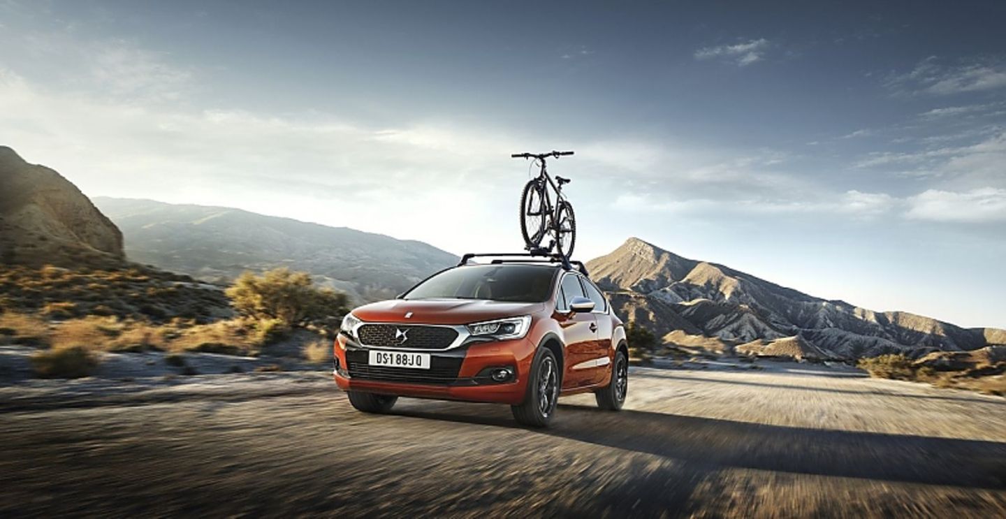 Auch Fahrräder nimmt der DS4 Crossback BlueHDI 180 huckepack