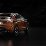 Das Heck des DS4 Crossback mit der doppelflutigen Auspuffanlage und dem schwarzen Dachspoiler