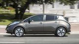 Der neue Nissan Leaf ist 4,45 Meter lang,...