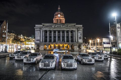 Das britische Bestattungsunternehmen A. W. Lymn mit seiner Rolls Royce Flotte