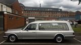 Das britische Bestattungsunternehmen A. W. Lymn mit seiner Rolls Royce Flotte