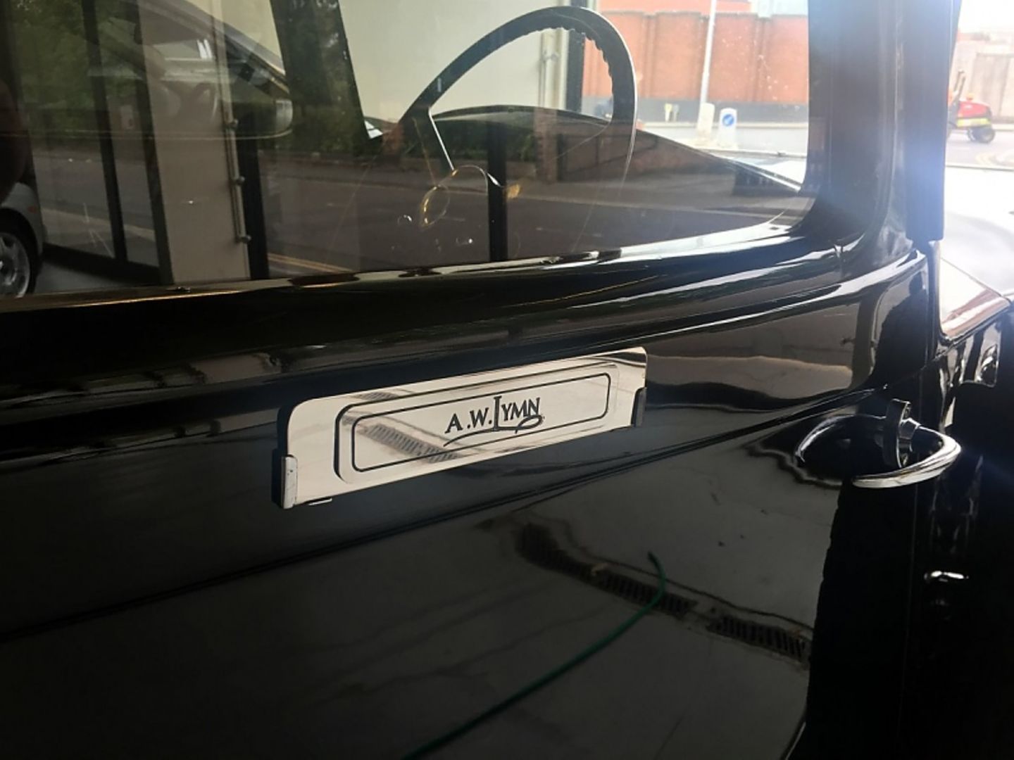 Das britische Bestattungsunternehmen A. W. Lymn mit seiner Rolls Royce Flotte